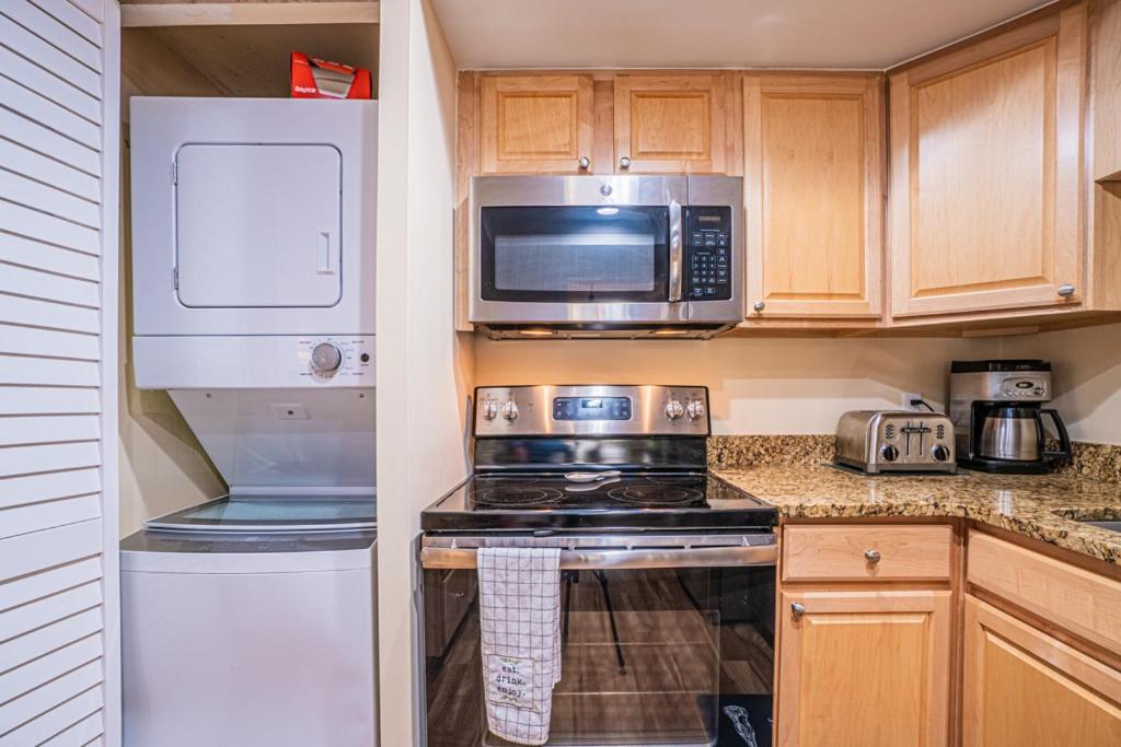 1686 Bluff Villas Renovated Sleeps 8 Walk To Salty Dog Sea Pines Hilton Head Island Exterior photo