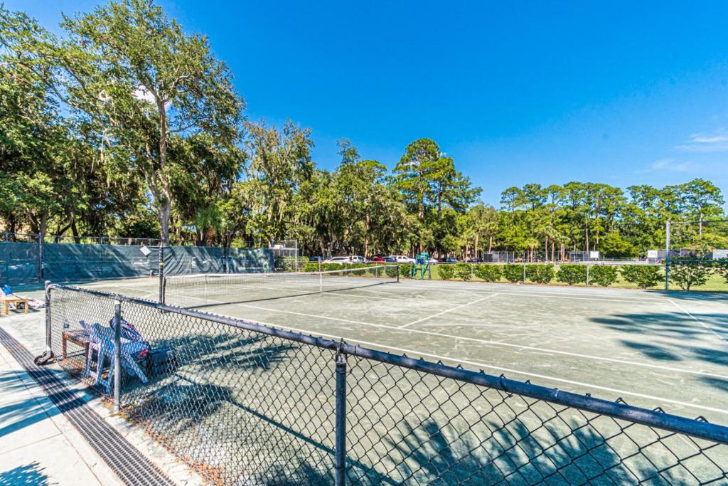 1686 Bluff Villas Renovated Sleeps 8 Walk To Salty Dog Sea Pines Hilton Head Island Exterior photo